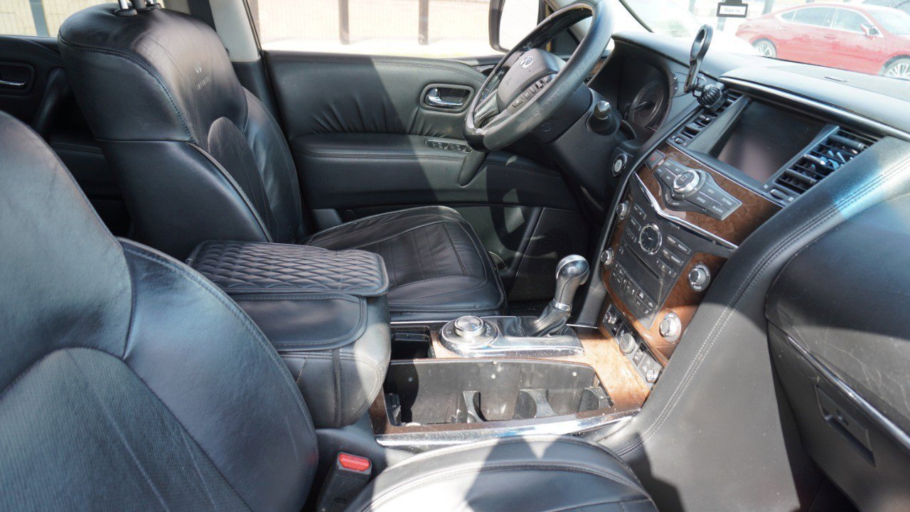Used 2011 INFINITI QX56 4WD w/ Deluxe Touring Pkg image 9