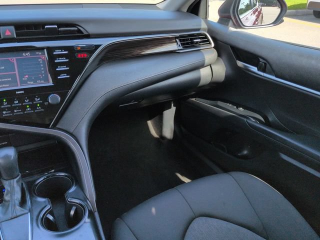 Used 2020 Toyota Camry LE FWD image 16
