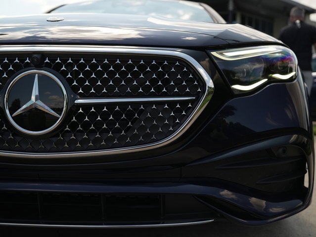 Used 2026 Mercedes-Benz E 350 4MATIC Sedan image 12