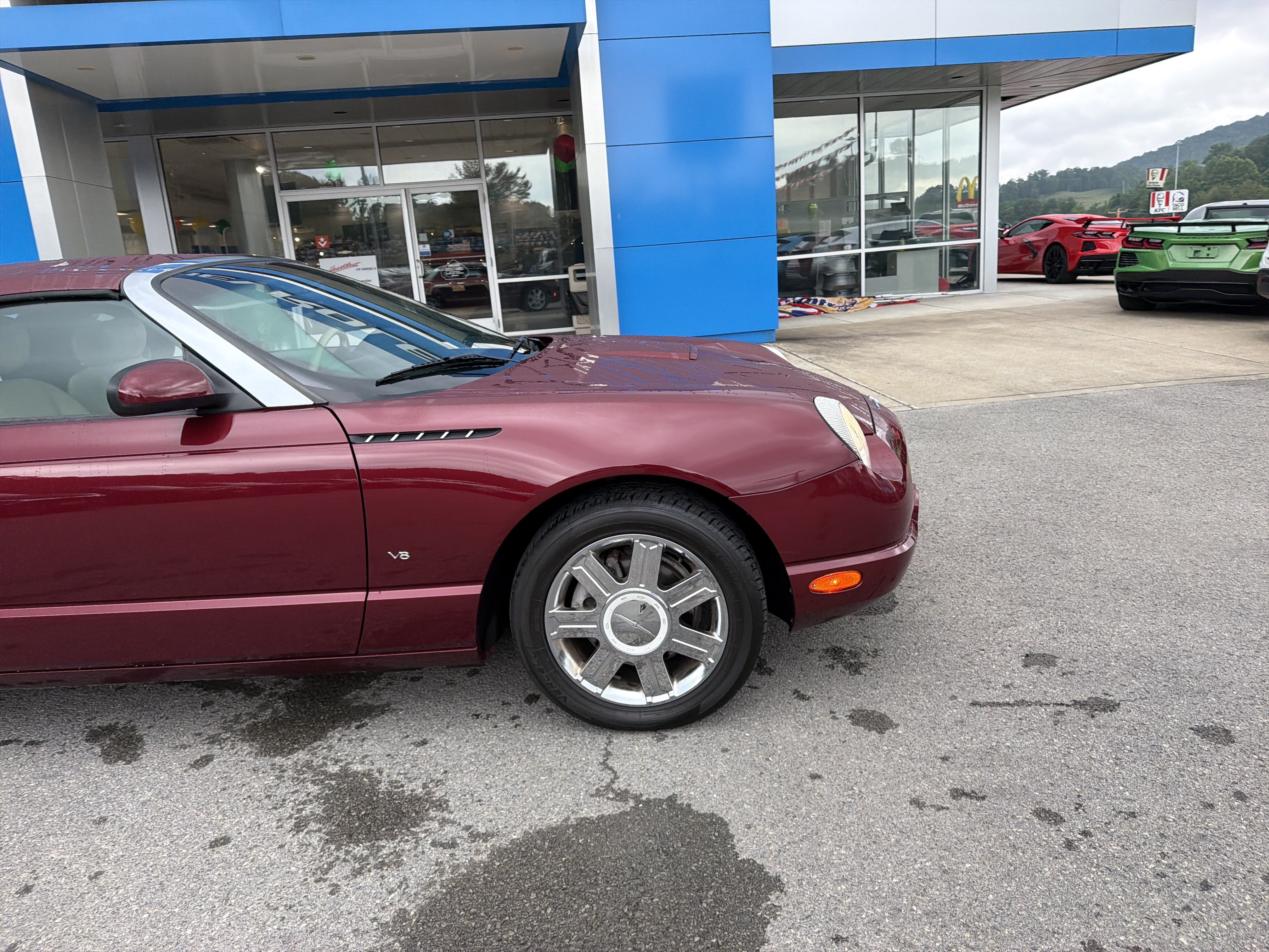 Used 2004 Ford Thunderbird RWD image 2