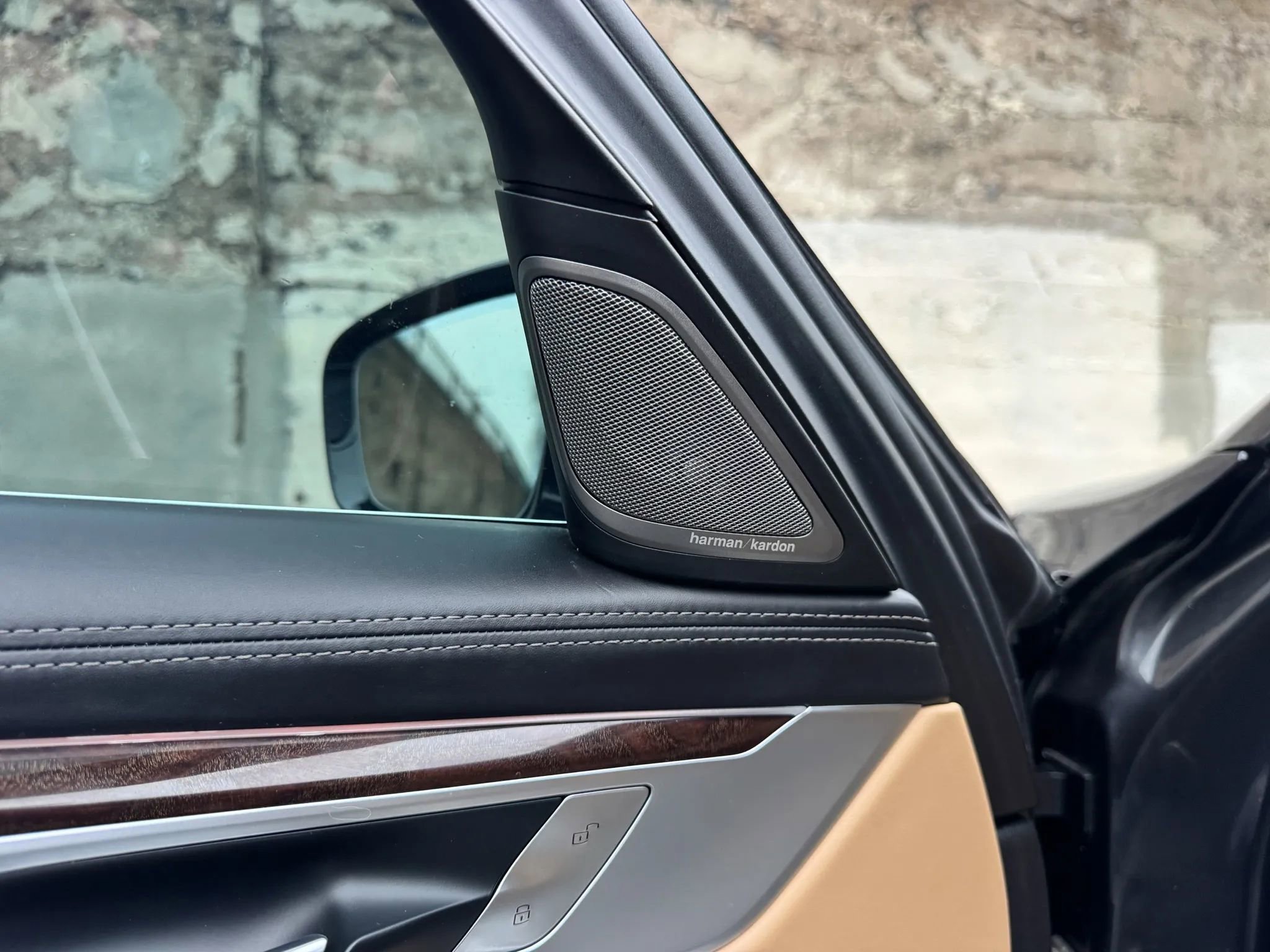 Used 2016 BMW 750i xDrive image 14