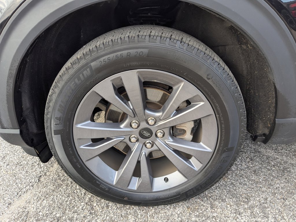 Used 2023 Ford Explorer XLT w/ Equipment Group 202A AWD/4WD image 23