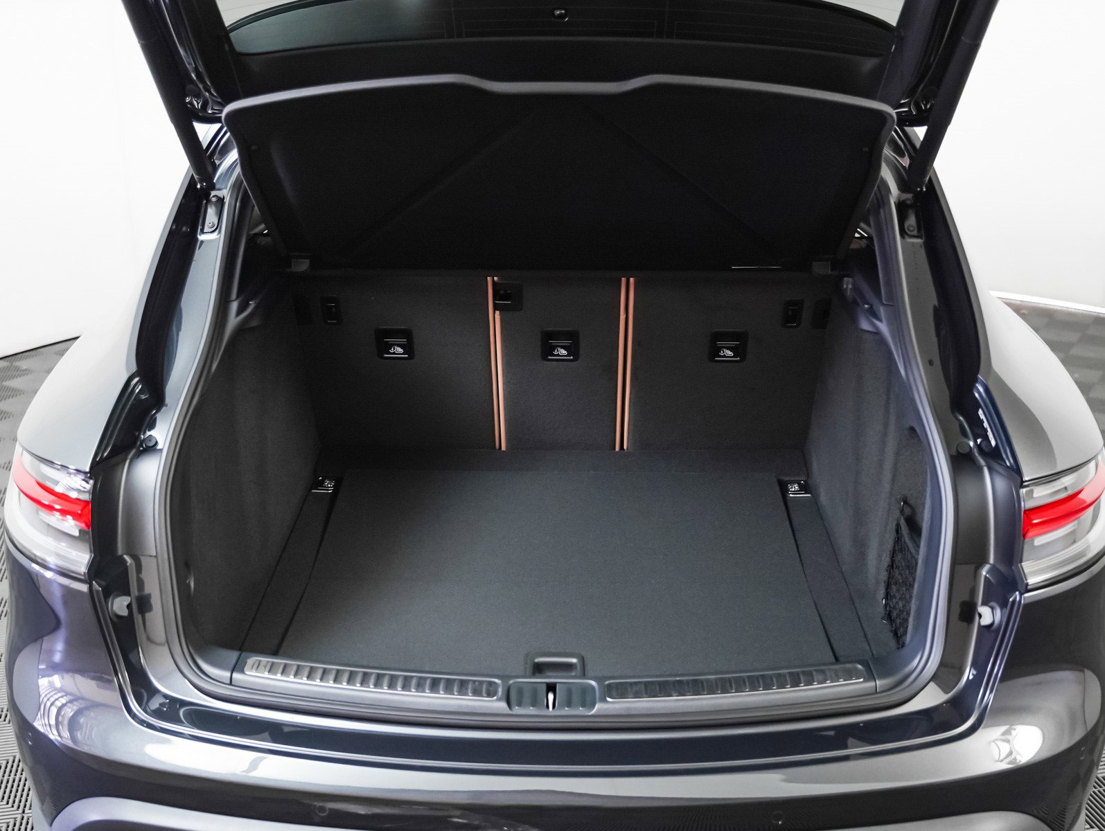 New 2026 Porsche Macan image 28