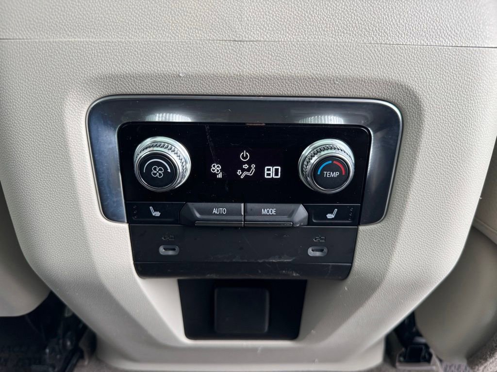 Used 2021 GMC Yukon Denali w/ Denali Premium Package image 33