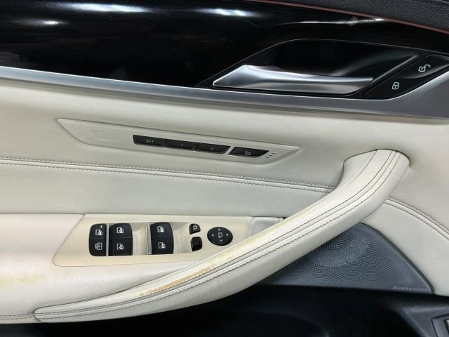 Used 2019 BMW M550i xDrive w/ Dynamic Handling Package image 13