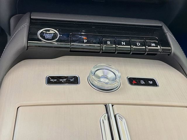 New 2025 Lincoln Navigator L Reserve AWD/4WD image 17