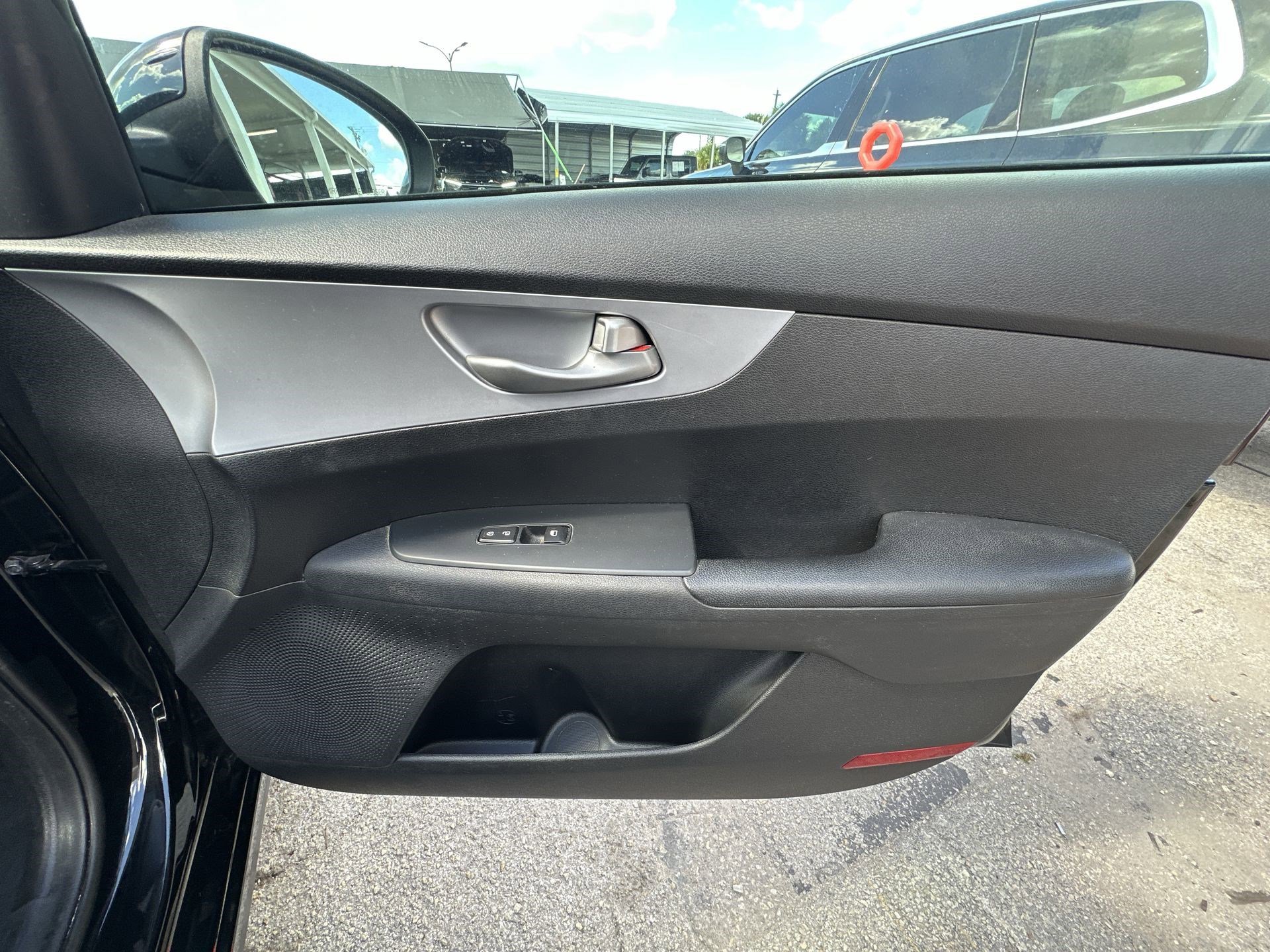 Used 2022 Kia Forte LXS image 29