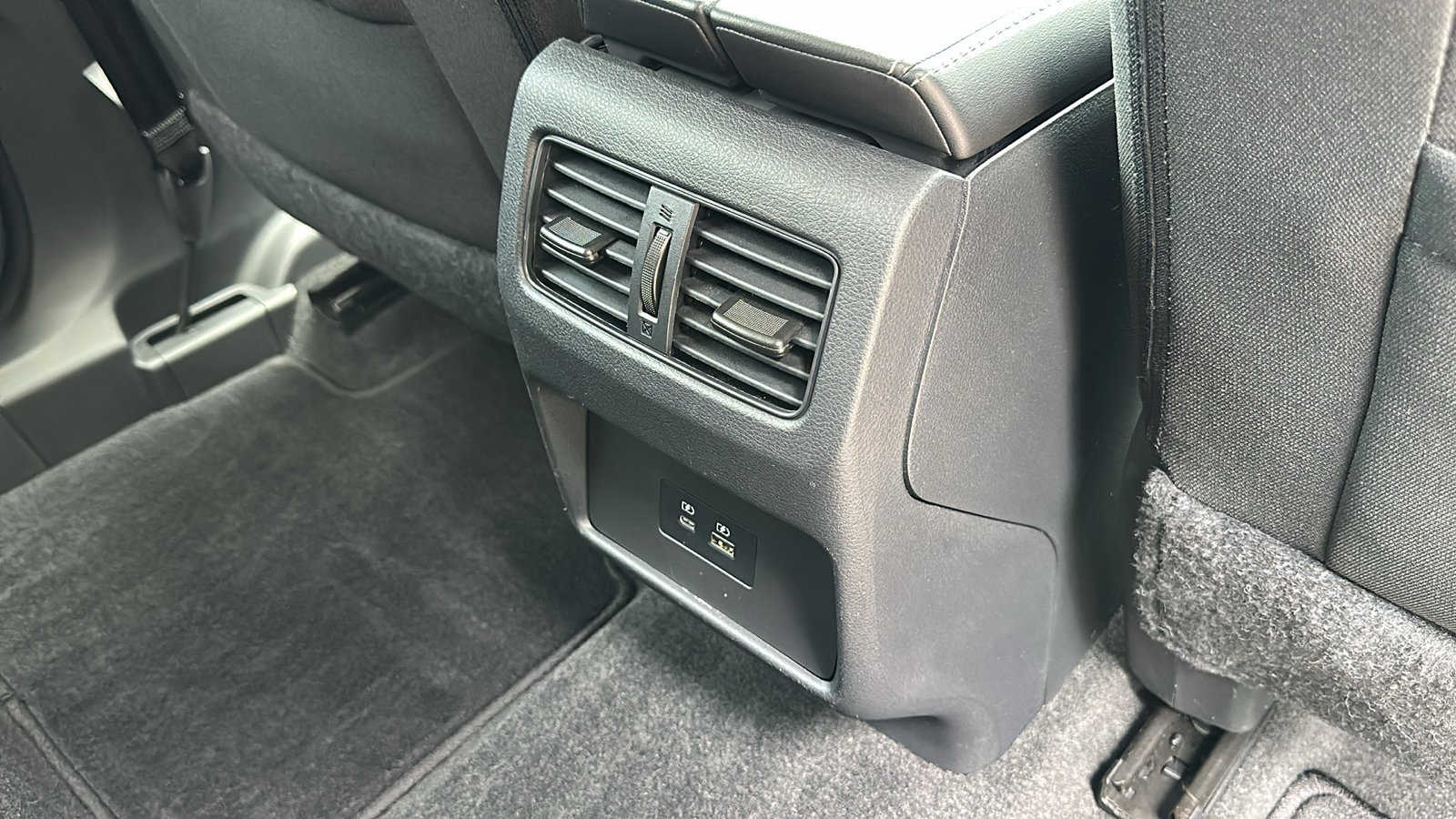 Certified 2022 Nissan Rogue SV image 24