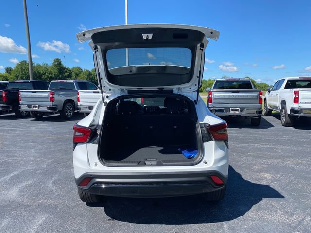 New 2026 Chevrolet Trax RS w/ Sunroof Package FWD image 17