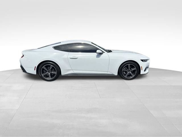 Used 2025 Ford Mustang Coupe RWD image 8