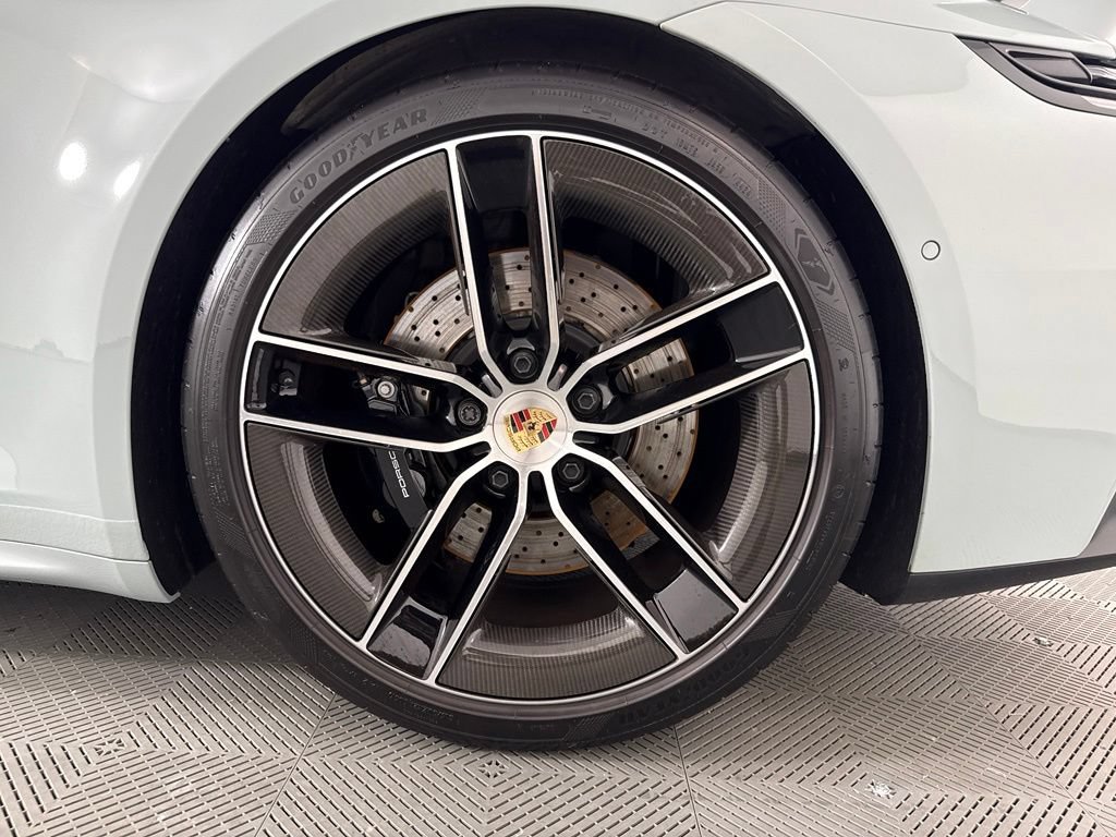 Certified 2025 Porsche 911 Carrera 4 GTS AWD/4WD image 12