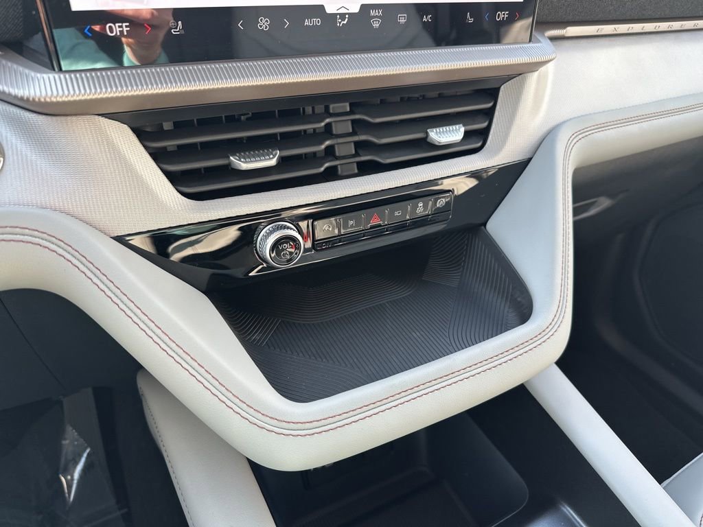 New 2026 Ford Explorer Active image 31