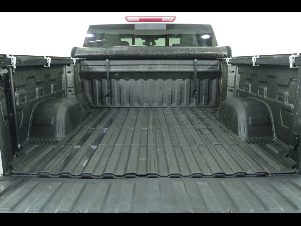Used 2022 GMC Sierra 1500 SLT w/ SLT Convenience Package AWD/4WD image 16