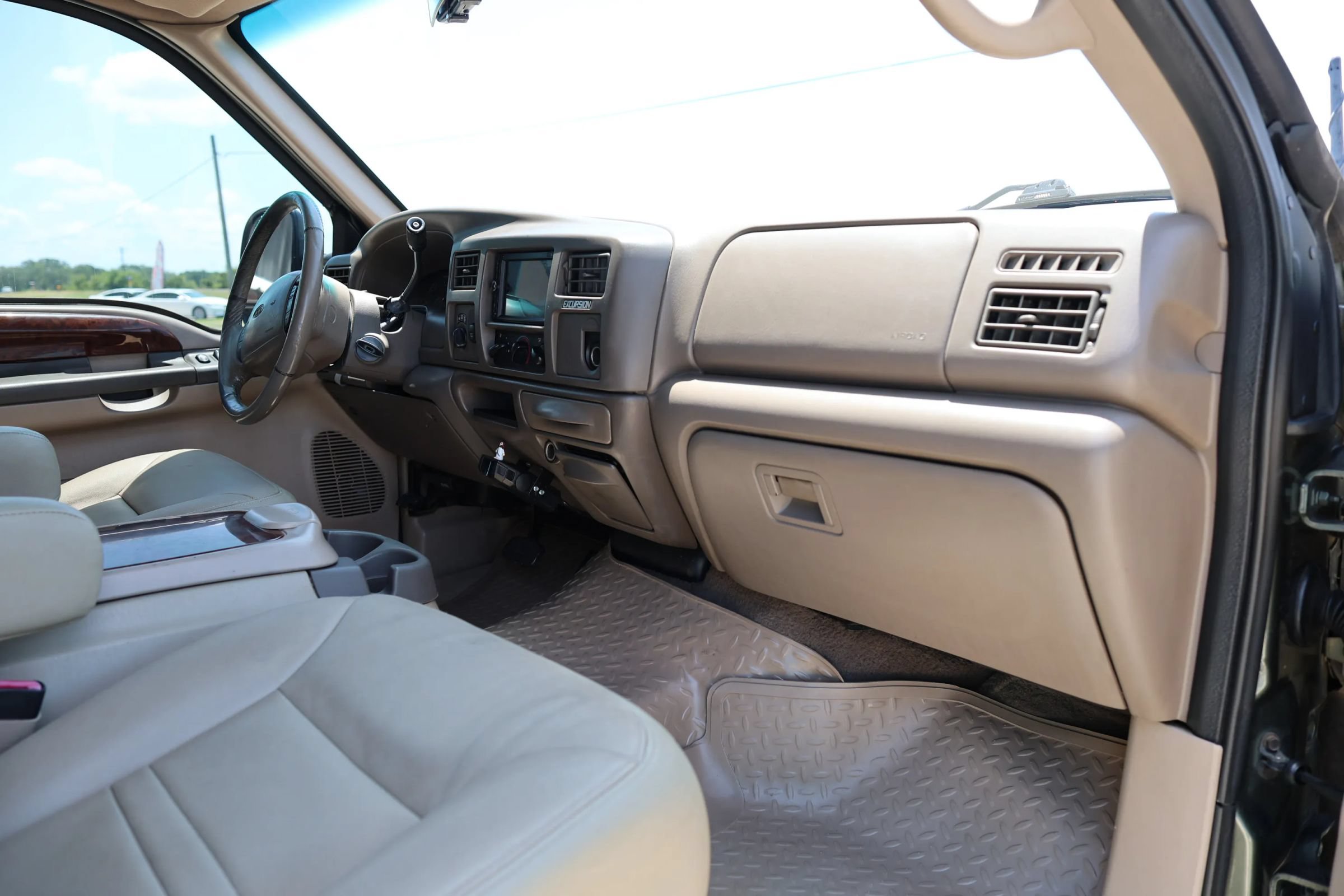 Used 2000 Ford Excursion Limited AWD/4WD image 39