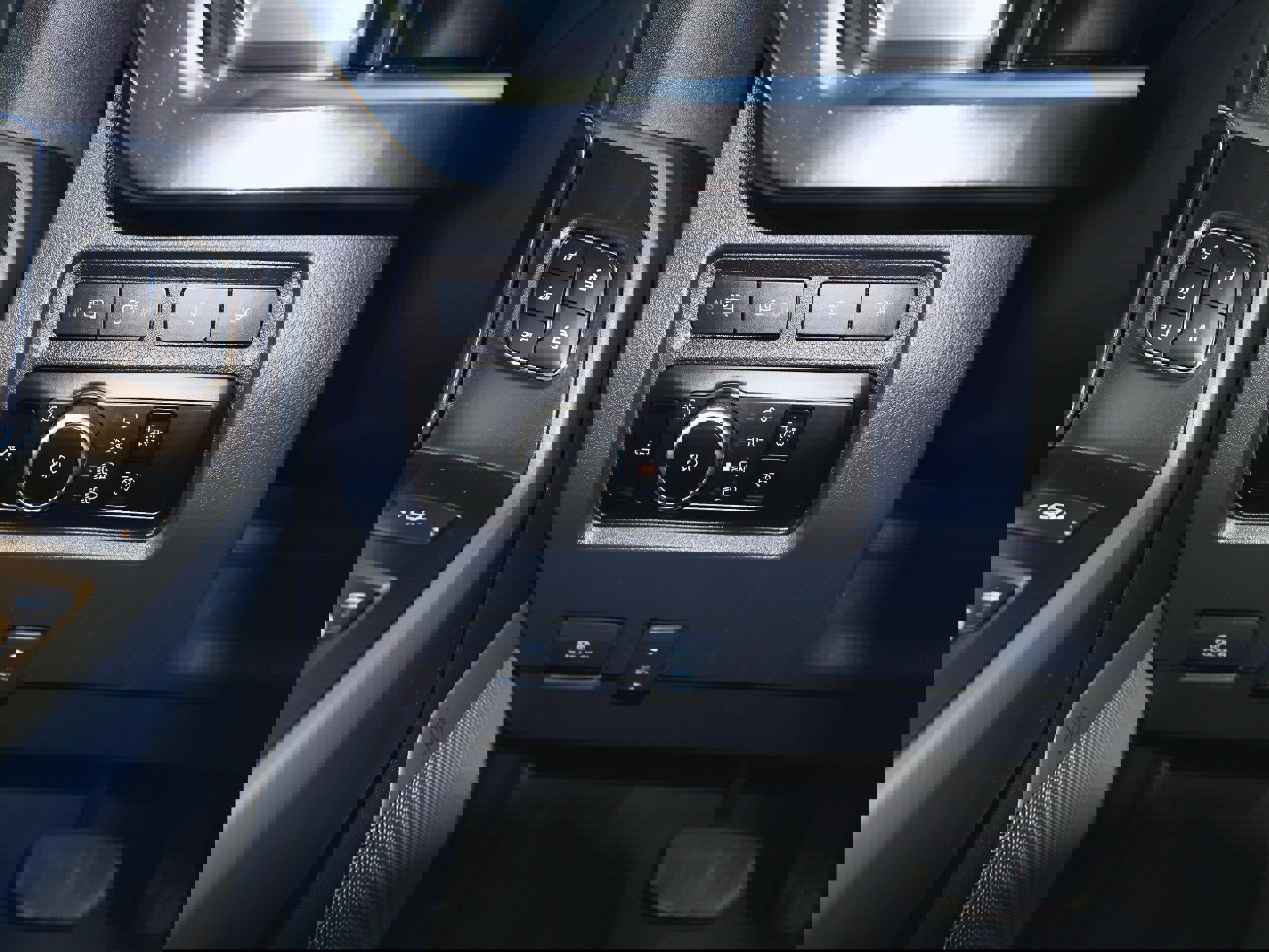 Used 2024 Ford F250 Lariat w/ Sport Appearance Package image 32