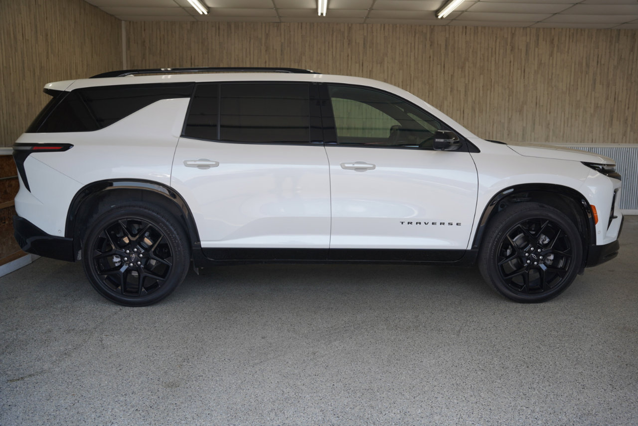 Used 2024 Chevrolet Traverse RS w/ LPO, Floor Liner Package image 6