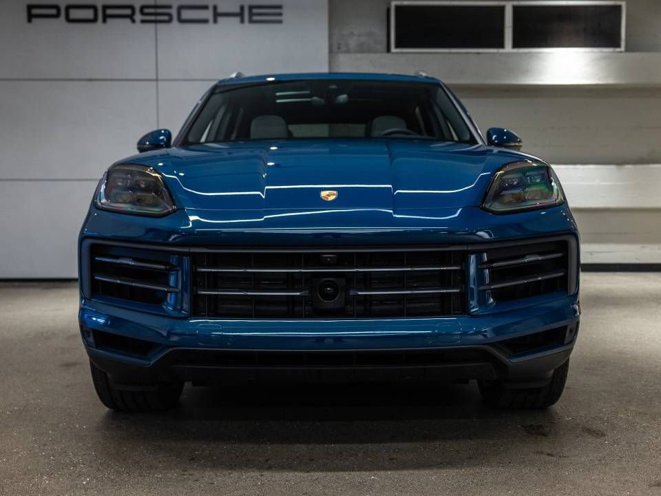 Certified 2026 Porsche Cayenne AWD/4WD image 11
