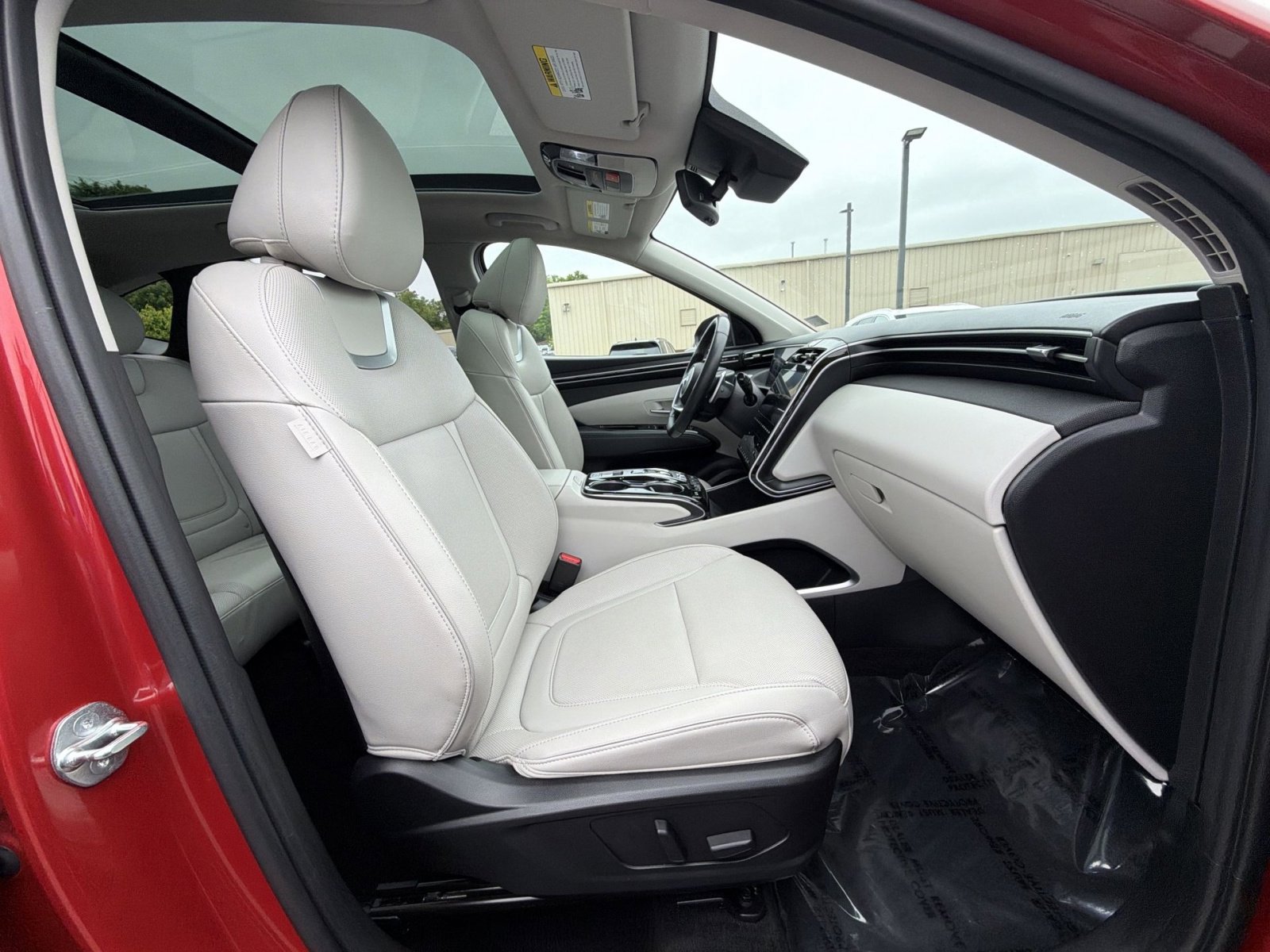 Certified 2023 Hyundai Tucson Limited AWD/4WD image 27
