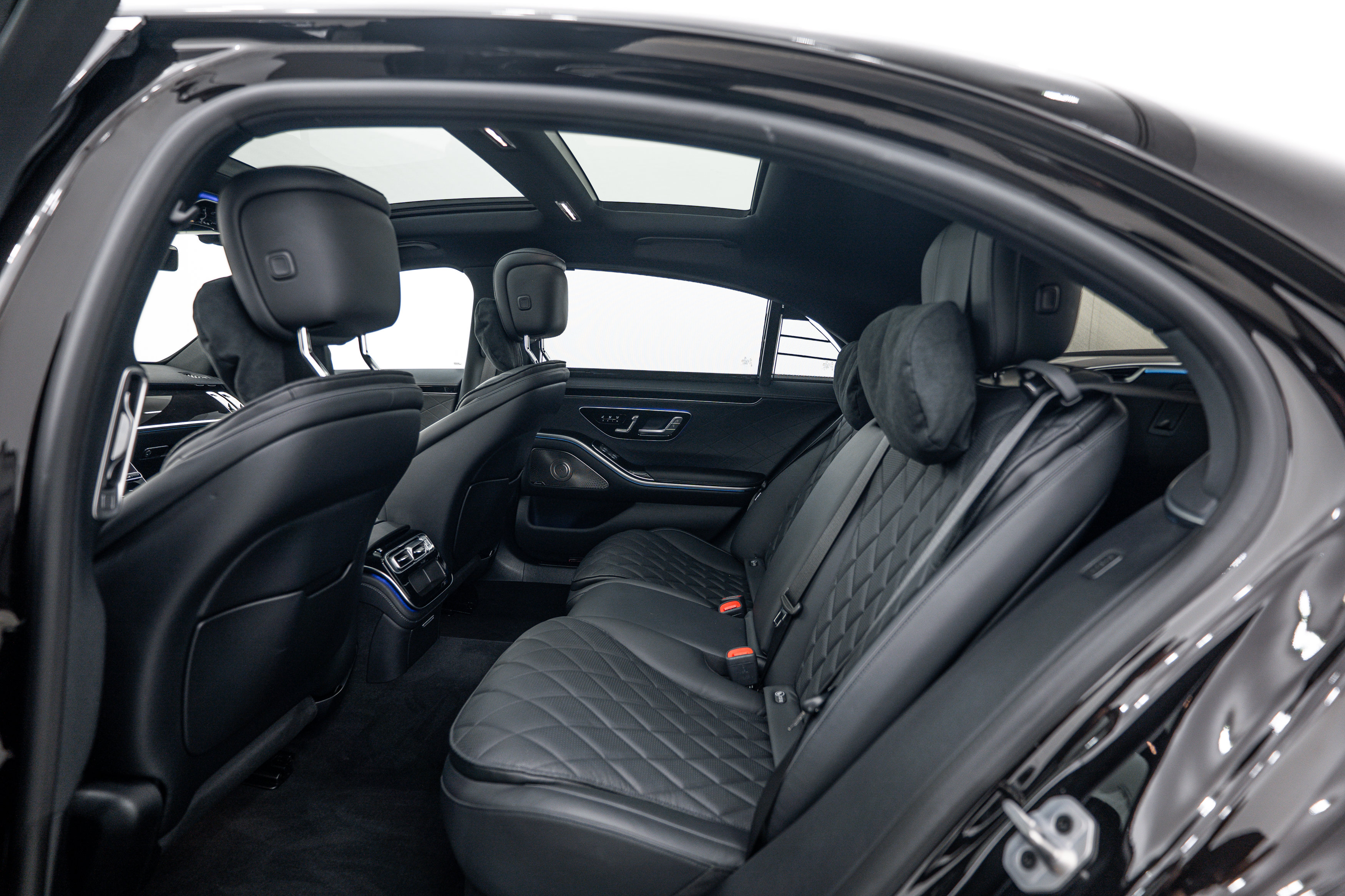 Used 2024 Mercedes-Benz S 580e 4MATIC Sedan image 25