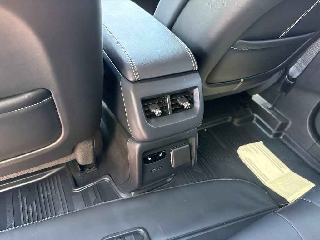 Certified 2025 Cadillac Optiq Sport 2 w/ LPO, Floor Liner Package AWD/4WD image 33