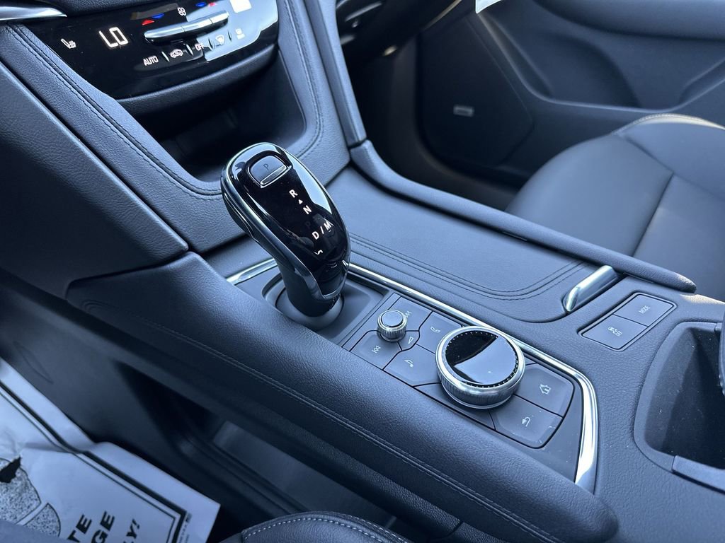 New 2025 Cadillac XT6 Luxury image 19