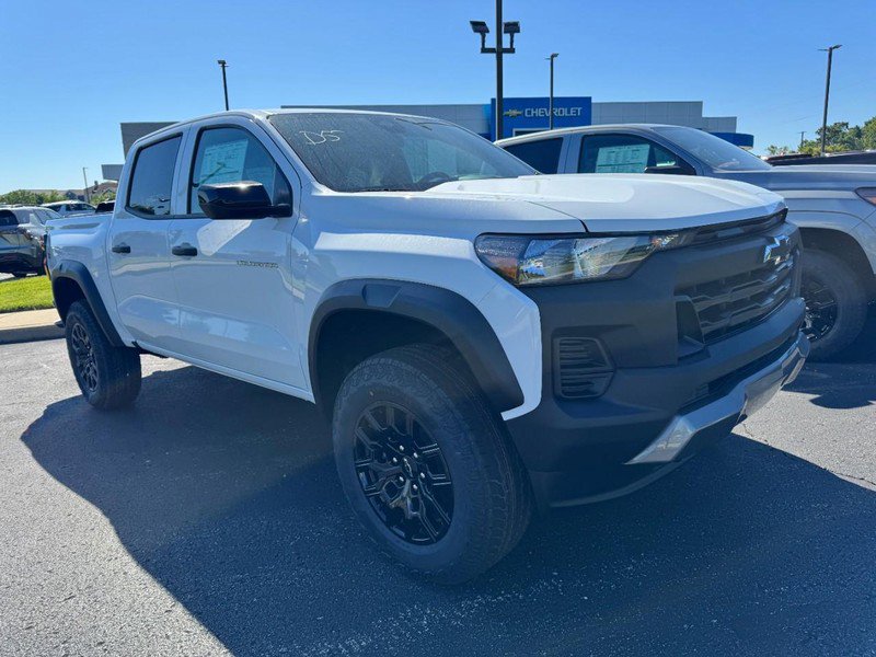 New 2026 Chevrolet Colorado Trail Boss AWD/4WD image 2