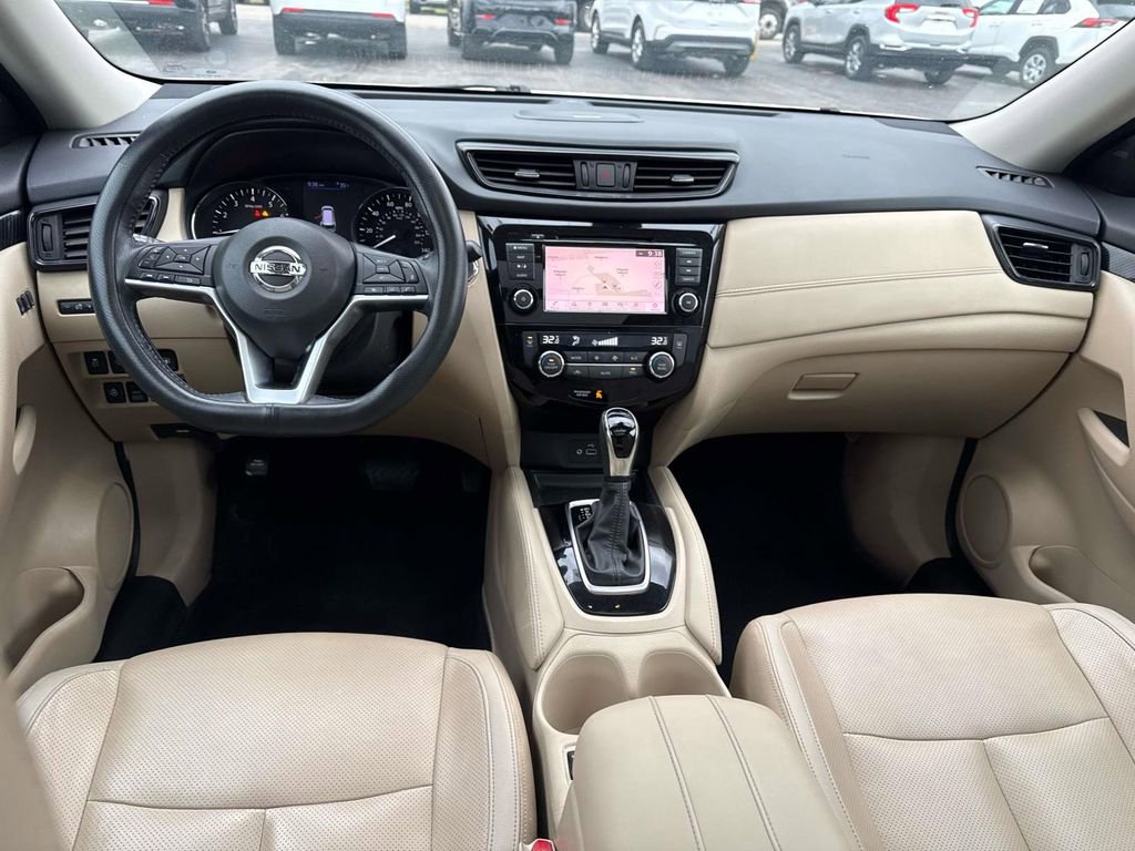 Used 2018 Nissan Rogue SL image 3