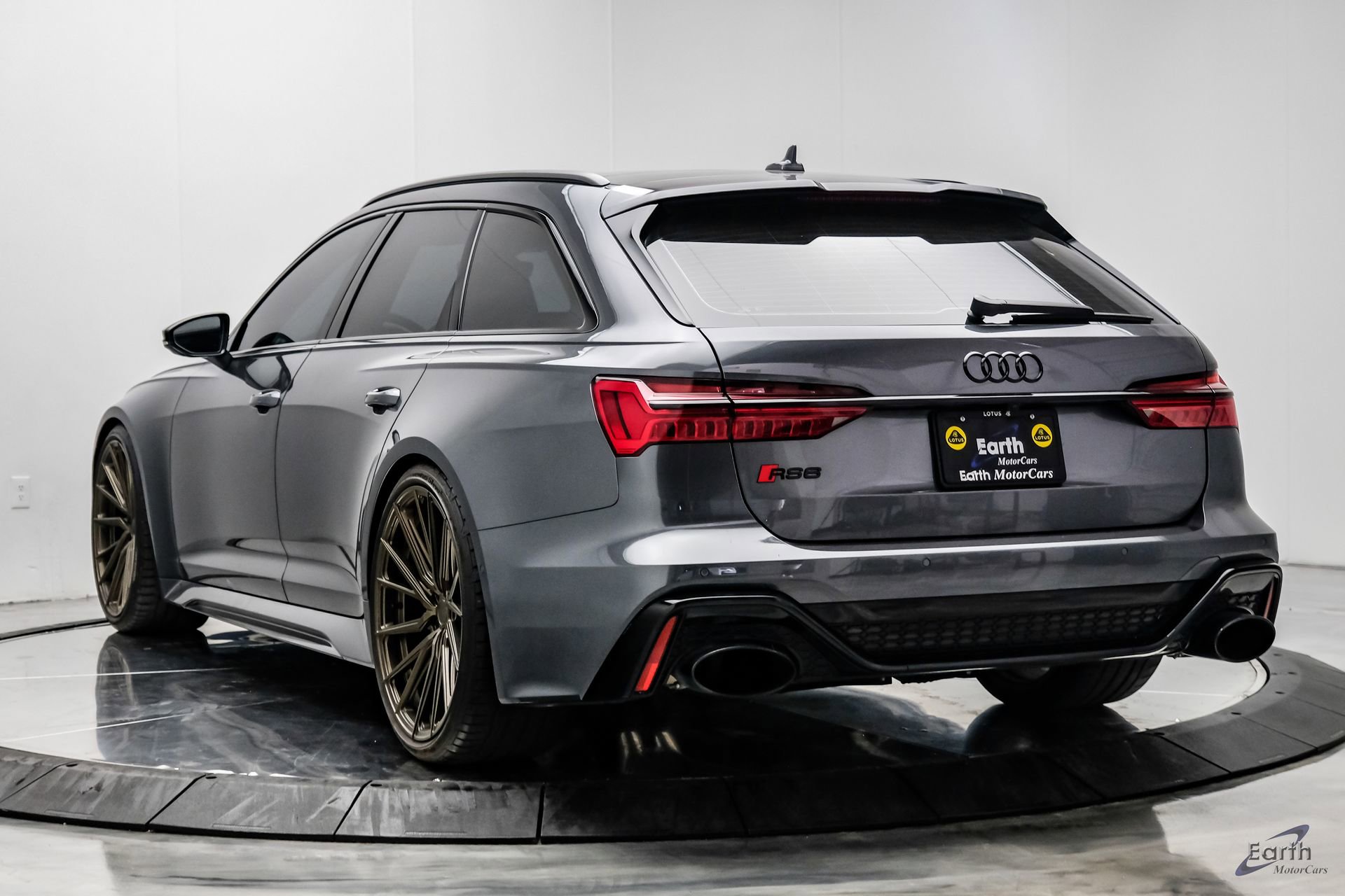 Used 2023 Audi RS 6 w/ Black Optic Package AWD/4WD image 9