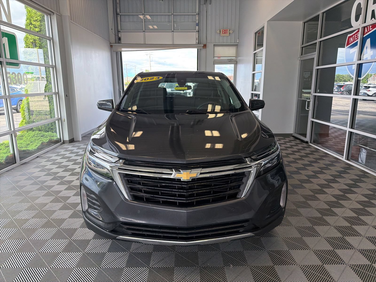 Used 2023 Chevrolet Equinox LT w/ Driver Convenience Package AWD/4WD image 2