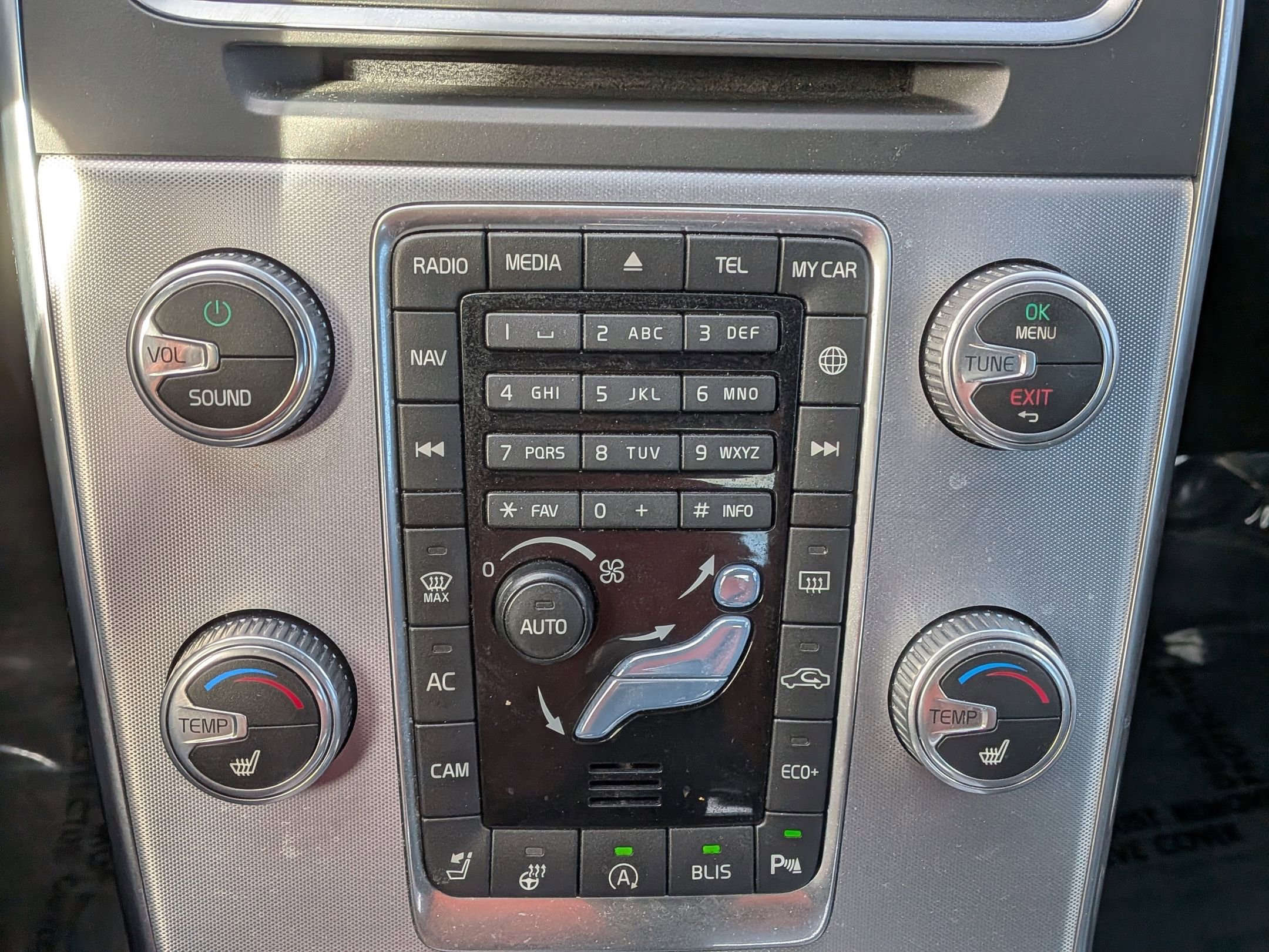 Used 2018 Volvo S60 T5 Dynamic w/ Vision Package image 31