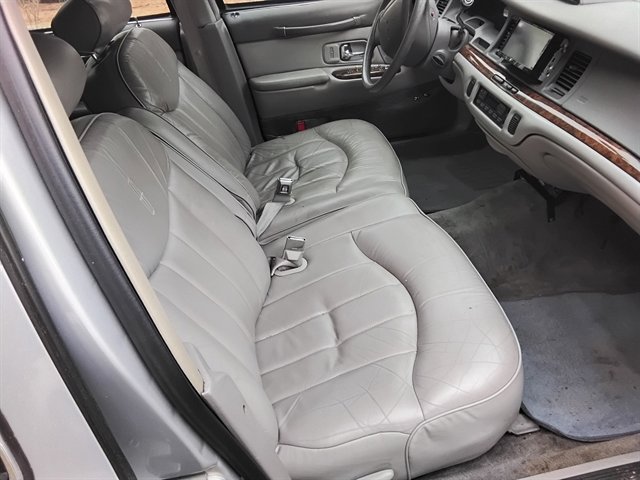 Used 1997 Lincoln Town Car Executive RWD image 16