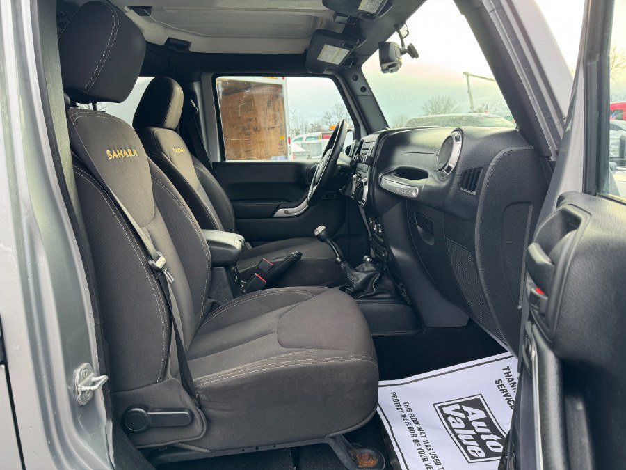 Used 2013 Jeep Wrangler Unlimited Sahara w/ Connectivity Group image 19