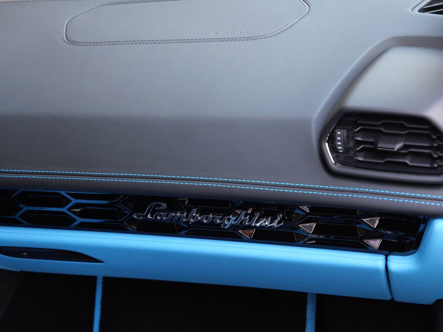 Used 2023 Lamborghini Huracan Tecnica RWD image 26