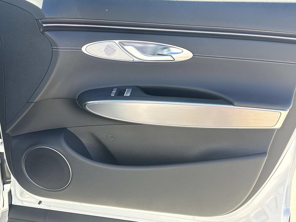 New 2026 Genesis GV70 2.5T Select AWD/4WD image 16