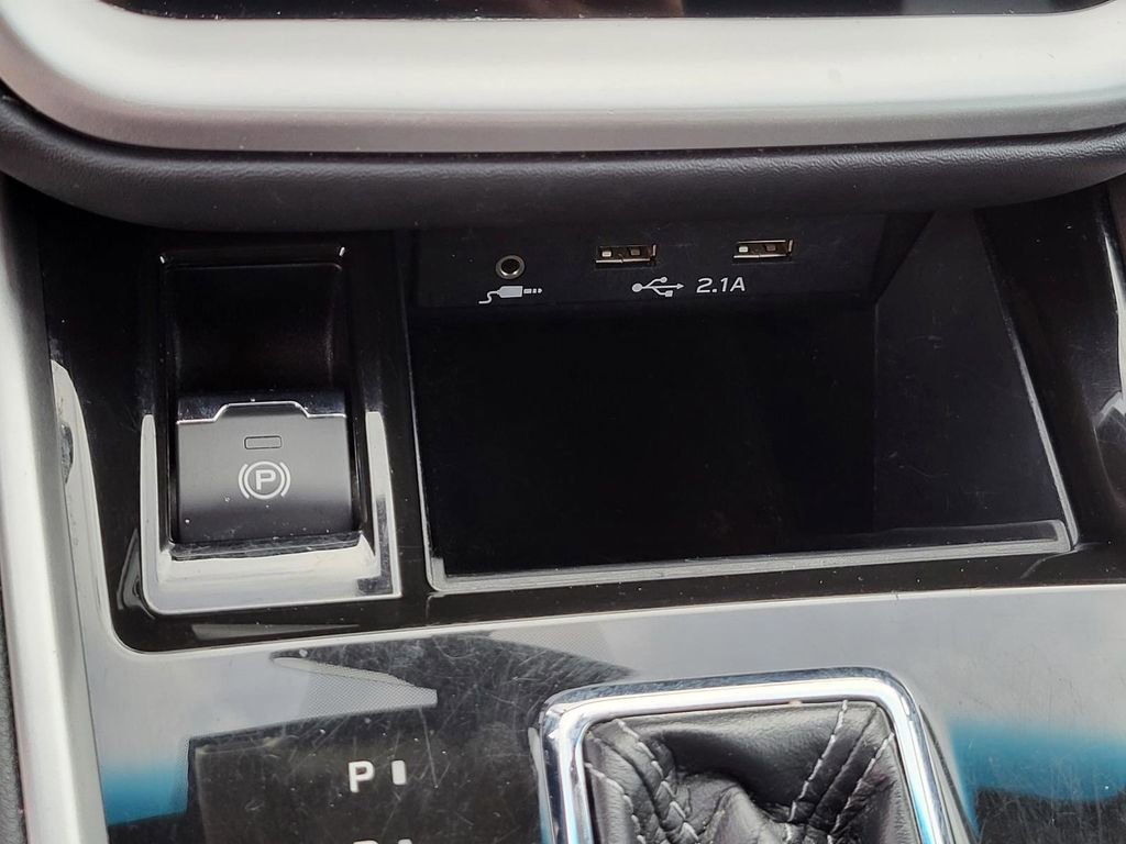 Used 2021 Subaru Outback Limited image 27