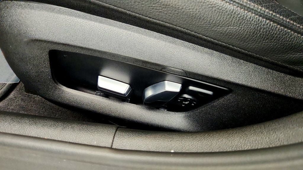 Used 2022 BMW 530i w/ M Sport Package RWD image 12