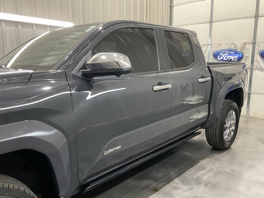 Used 2024 Toyota Tacoma Limited image 5