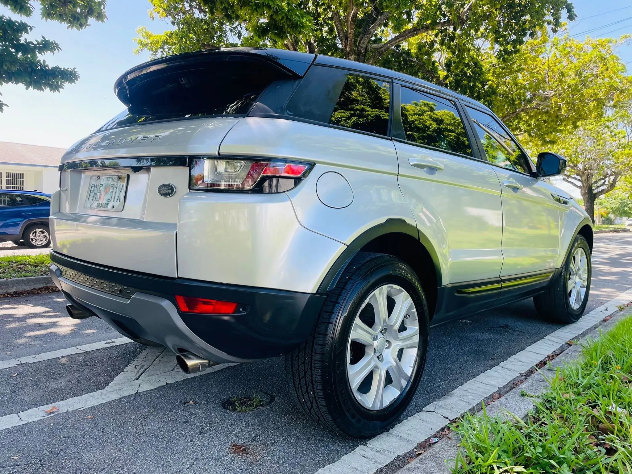 Used 2016 Land Rover Range Rover Evoque SE Premium image 5