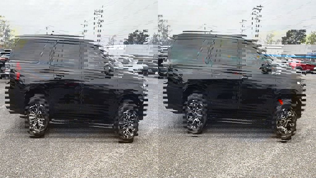 Certified 2024 Chevrolet Suburban Z71 w/ Luxury Package image 4