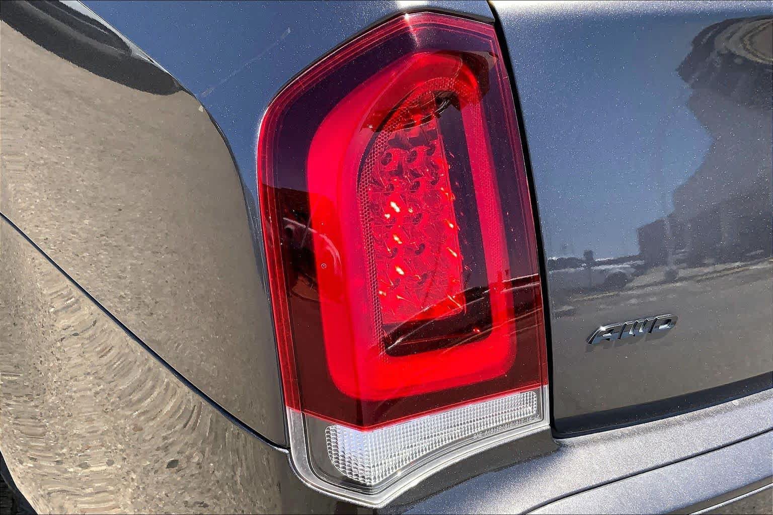Used 2022 Chrysler 300 Touring L w/ Popular Equipment Group AWD/4WD image 28