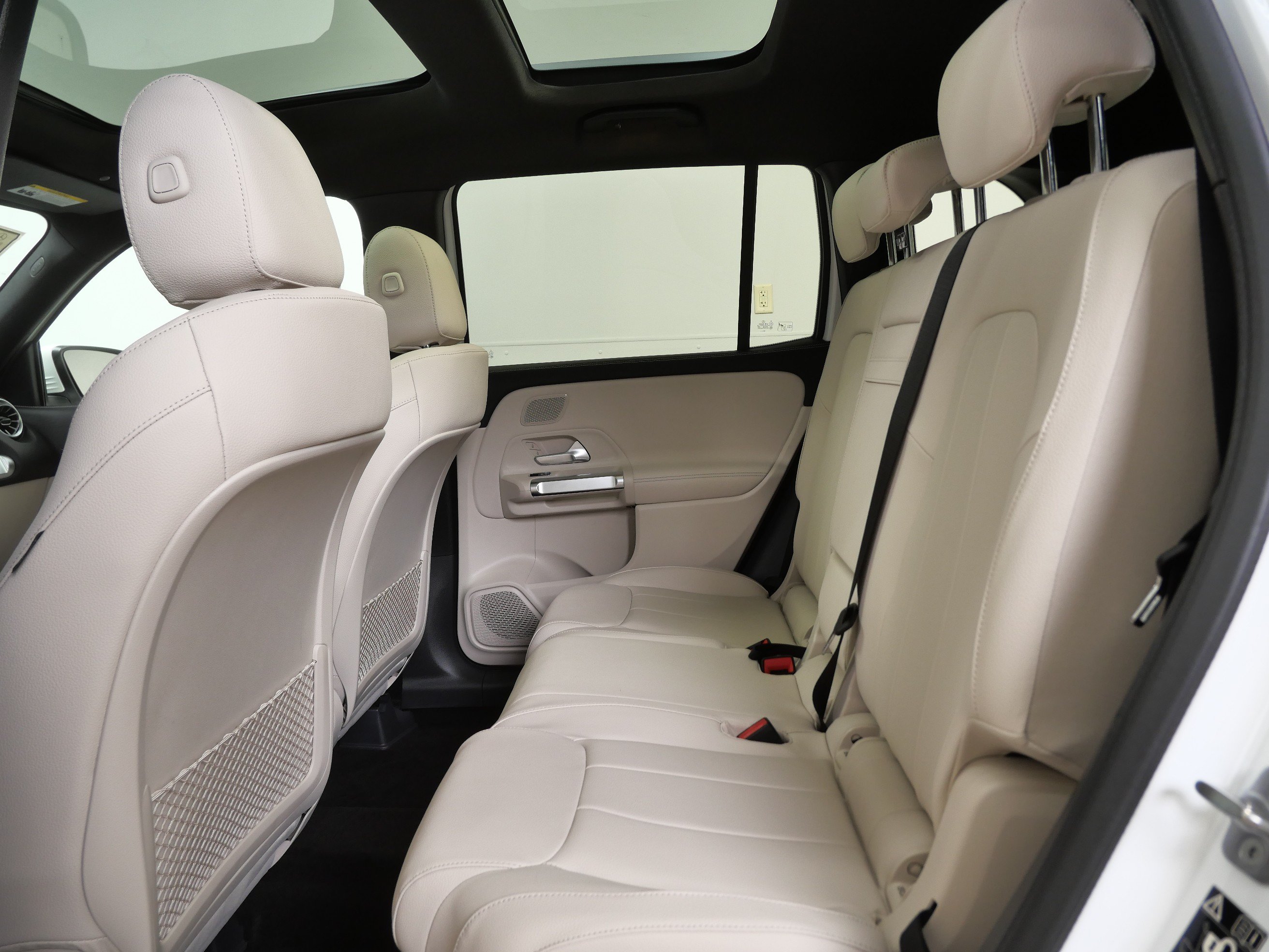 New 2026 Mercedes-Benz GLB 250 4MATIC image 13