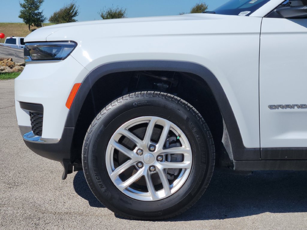 Used 2025 Jeep Grand Cherokee L Laredo RWD image 10