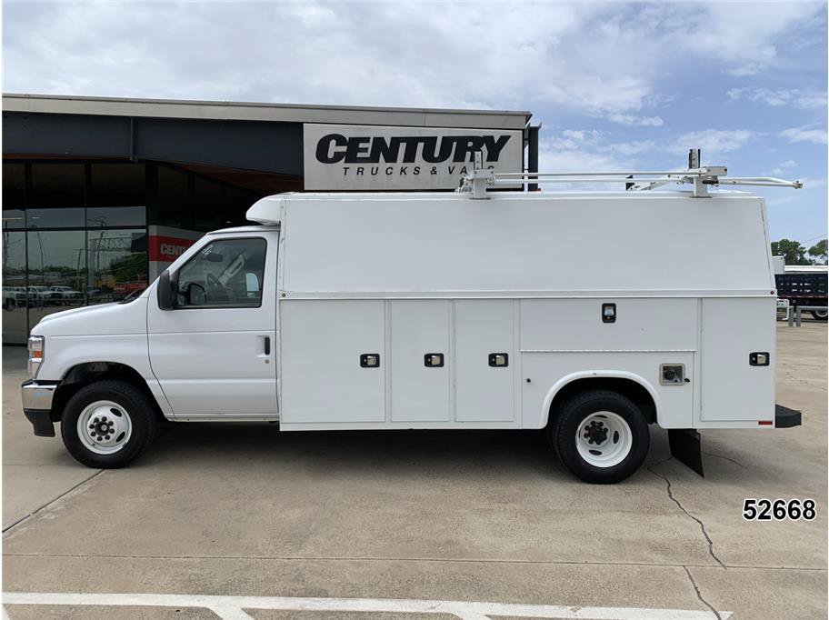 Used 2023 Ford E-450 and Econoline 450 Super Duty w/ Power Windows & Locks Group RWD image 4