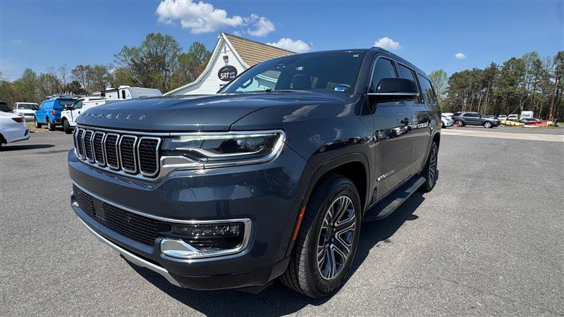 Used 2024 Jeep Wagoneer L Series II w/ Flexible Seating Group RWD image 9