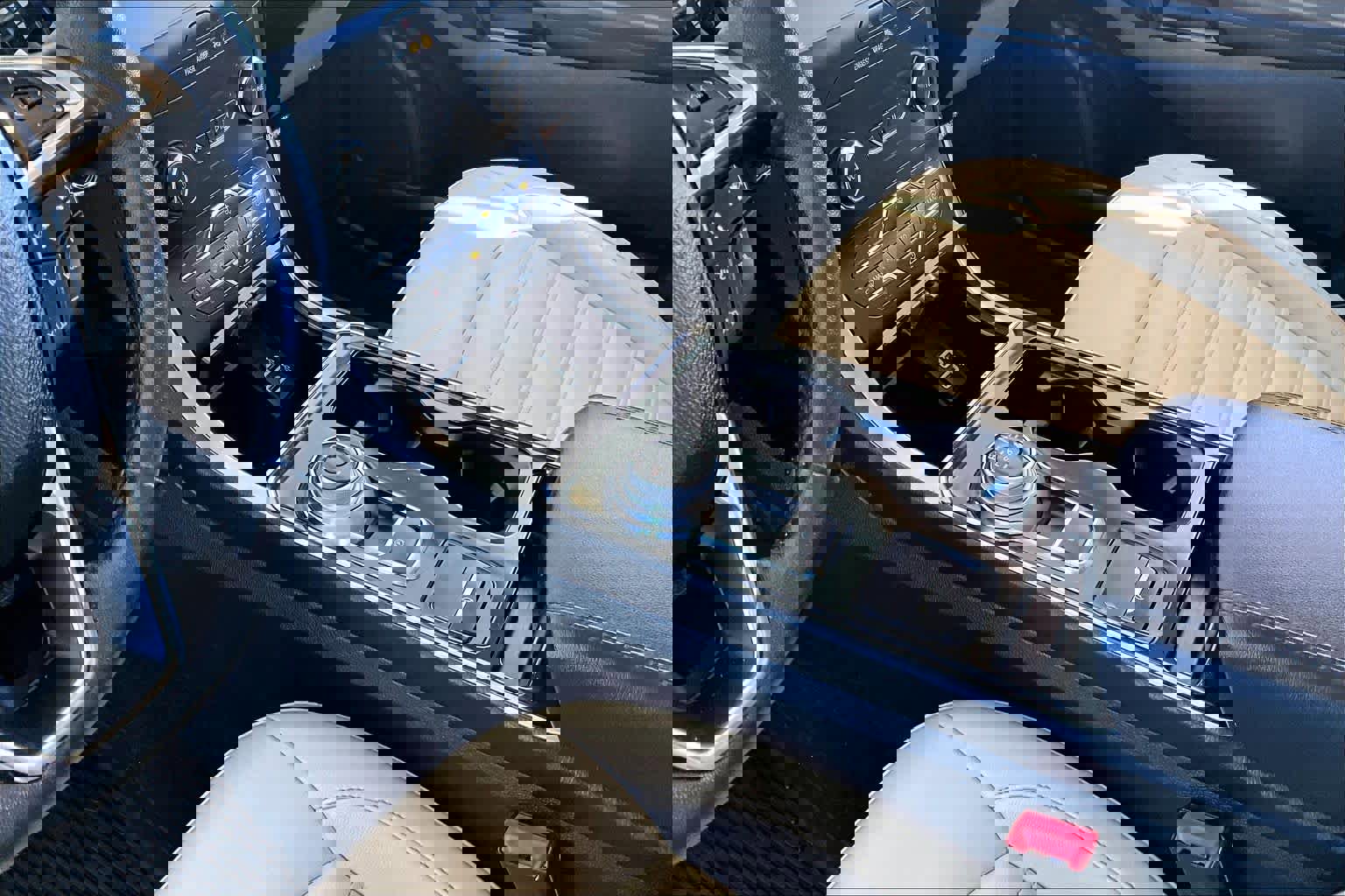 Used 2020 Ford Edge SEL w/ Convenience Package image 17