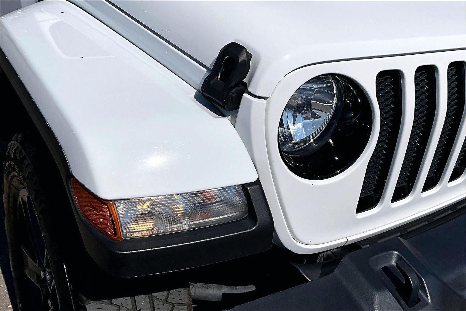 Used 2021 Jeep Wrangler Unlimited Sahara AWD/4WD image 25