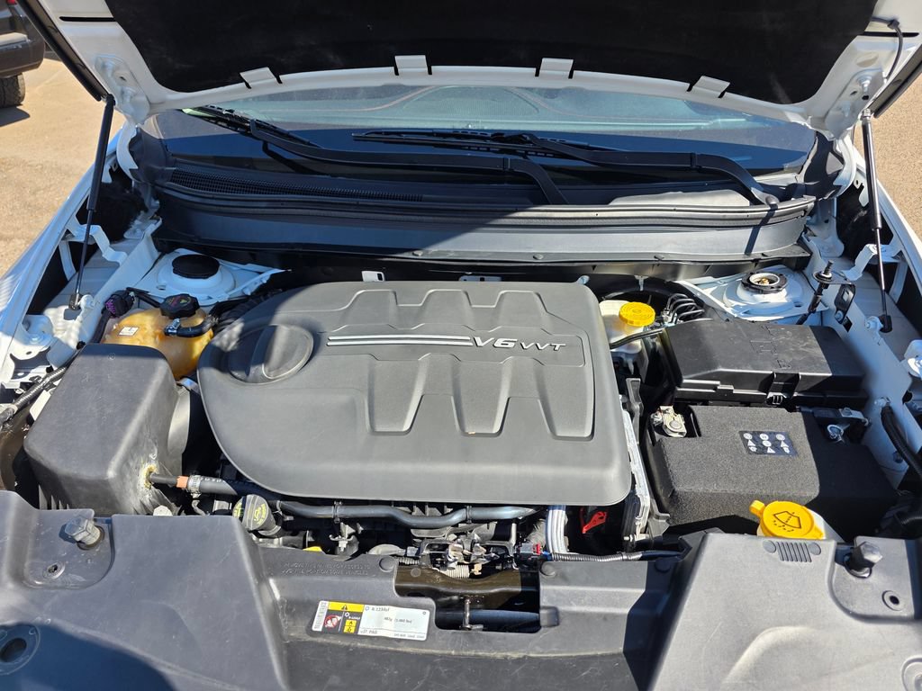 Used 2018 Jeep Cherokee Trailhawk AWD/4WD image 25