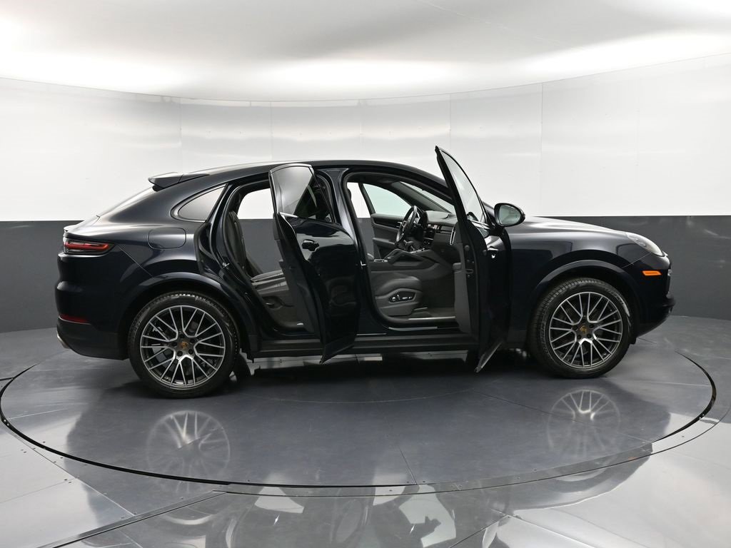 Certified 2021 Porsche Cayenne Coupe image 36