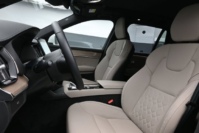 Used 2026 Volvo XC90 B6 Plus AWD/4WD image 10