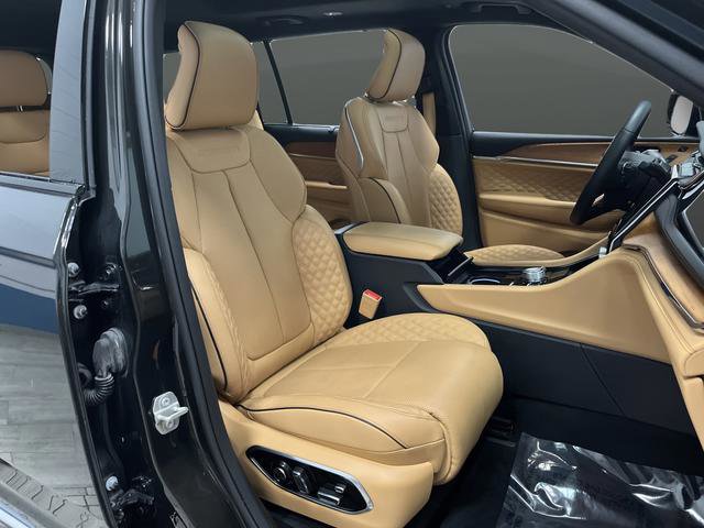 Used 2024 Jeep Grand Cherokee L Summit image 34